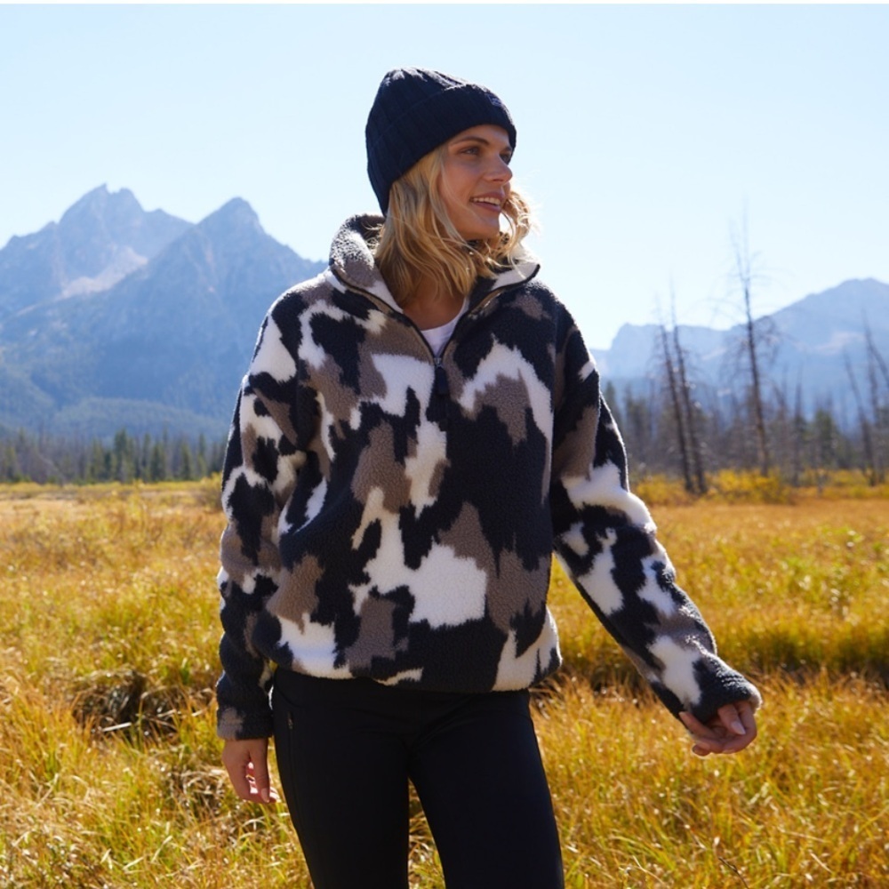 Eddie Bauer Women’s Size M Pullover Sweater Camouflage Fux Fur Half Zip